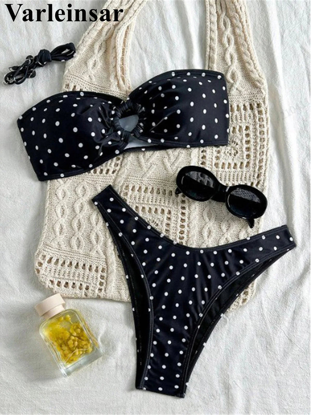 bikini à point noir et bleu